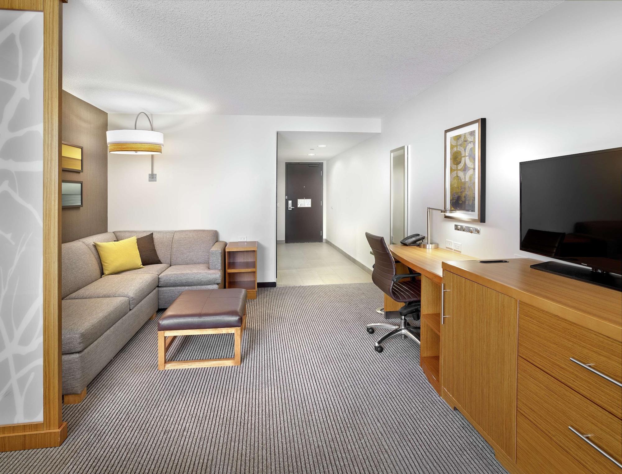 Отель Doubletree By Hilton Edmonton Downtown Экстерьер фото