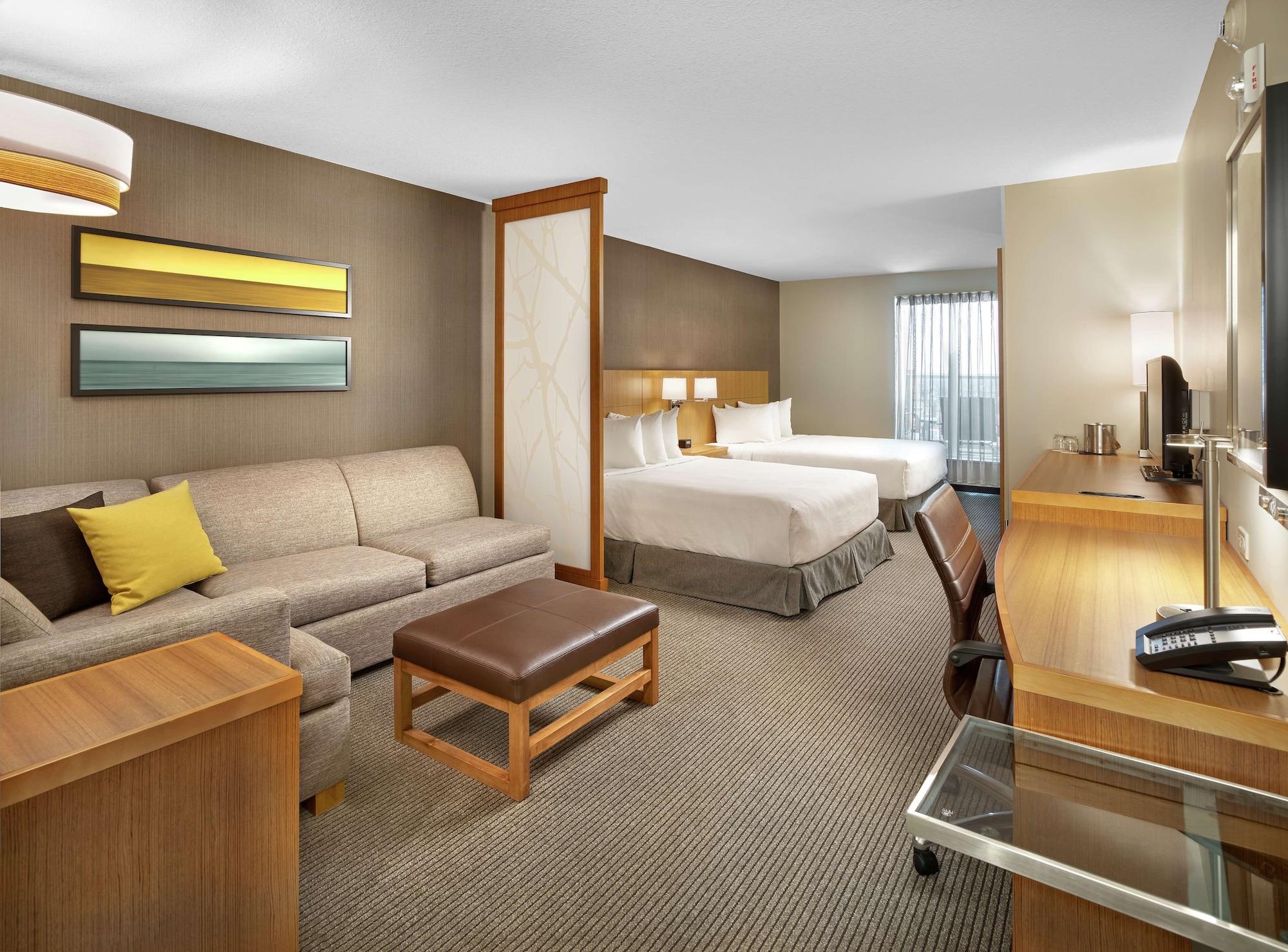 Отель Doubletree By Hilton Edmonton Downtown Экстерьер фото