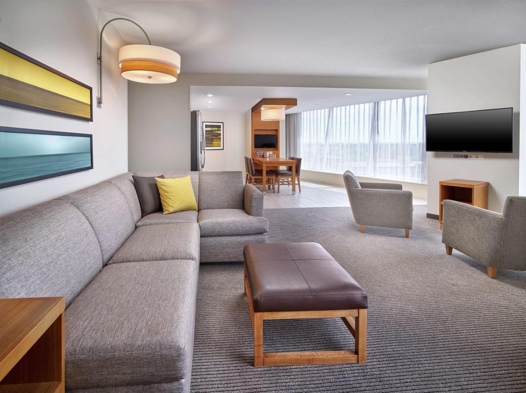 Отель Doubletree By Hilton Edmonton Downtown Экстерьер фото