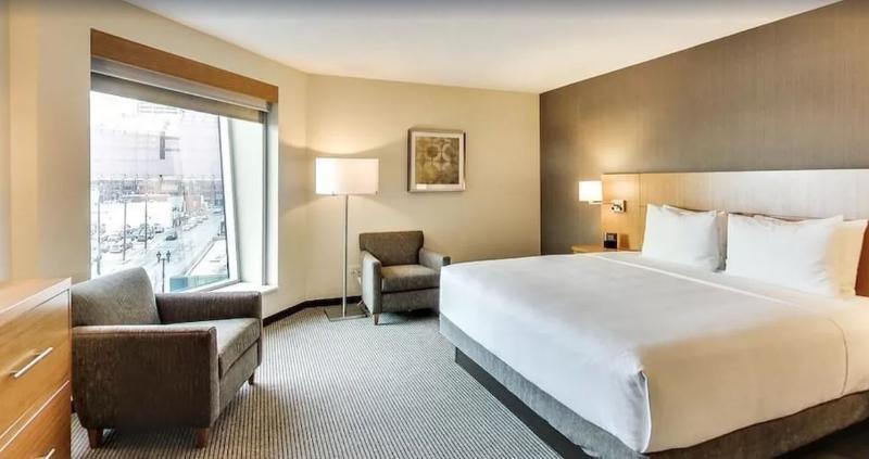 Отель Doubletree By Hilton Edmonton Downtown Экстерьер фото