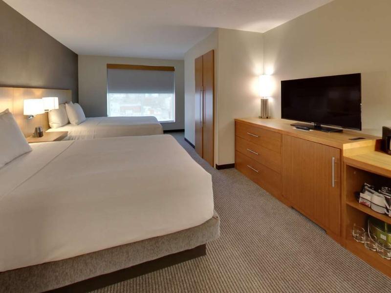 Отель Doubletree By Hilton Edmonton Downtown Экстерьер фото